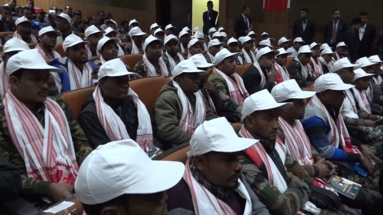 Assam | 644 militants surrender, lay down weapons in Guwahati