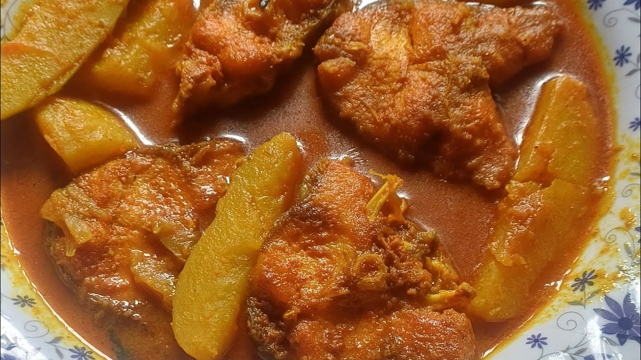 একদম সহজেই বানিয়ে ফেলুন মাছের ঝোল রেসিপি