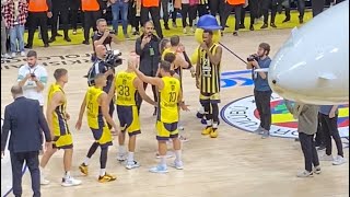 Maç Sonu Takım Ve Tribün Bütünleşiyor