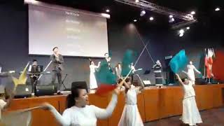 ⁣hát thờ phượng toàn cầu .. Asian Dieu thay là chúa ta   .. tại Malaysia