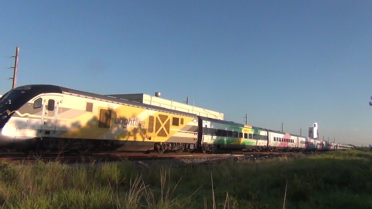 A TEN CAR Brightline set - FEC 101-22 - Brightlines BLF721-10 car set ...