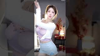 迷人的黎闪电20230326063110