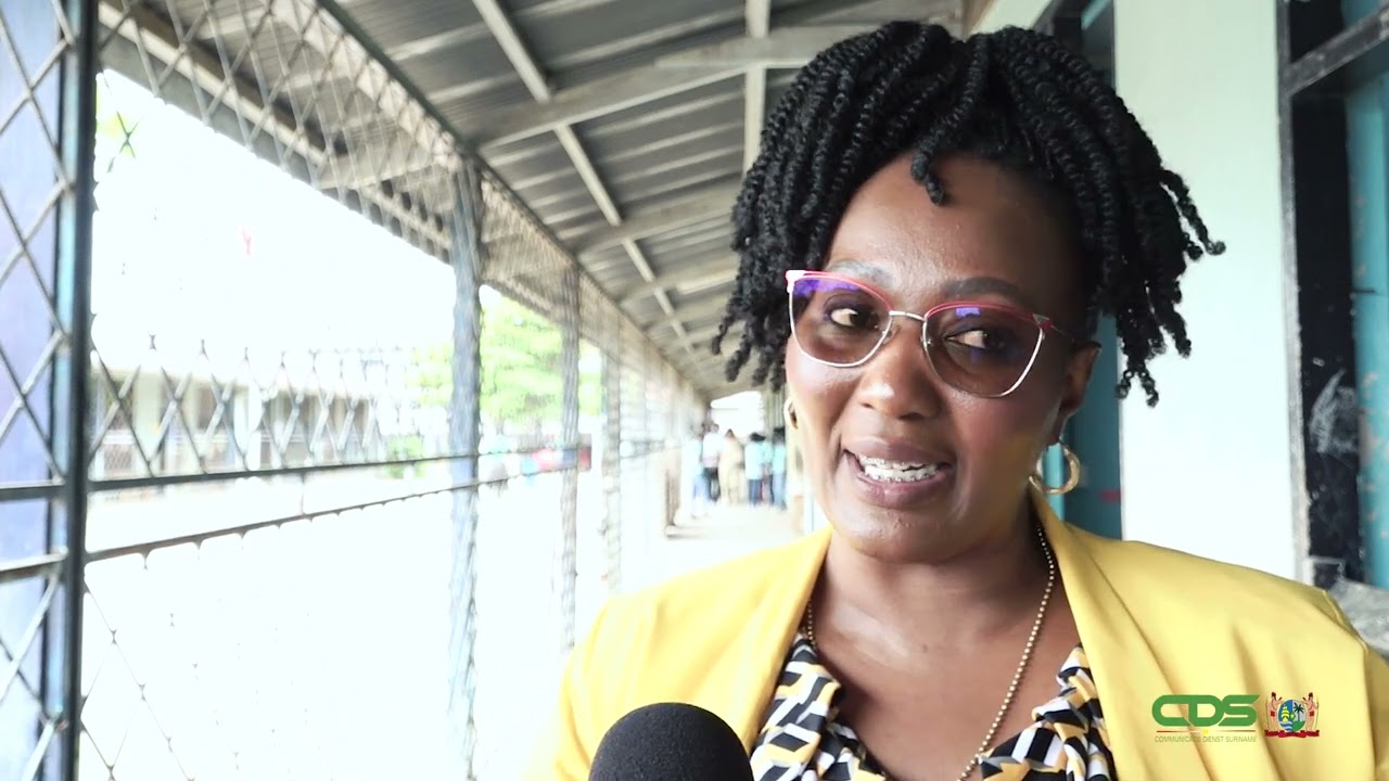 Ministers Wijnerman en Pokie lezen voor in verband met Nationale Voorleesdag