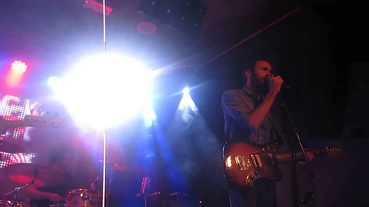 Yuck - Get Away (Live @ Independance Club, Madrid 11/3/2014)