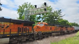 A Dash-9 Pair On A EB BNSF Z!