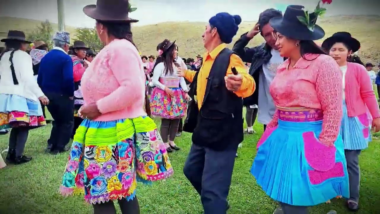 cómo bailan las chicas de Antaccocha Huancavelica 2025