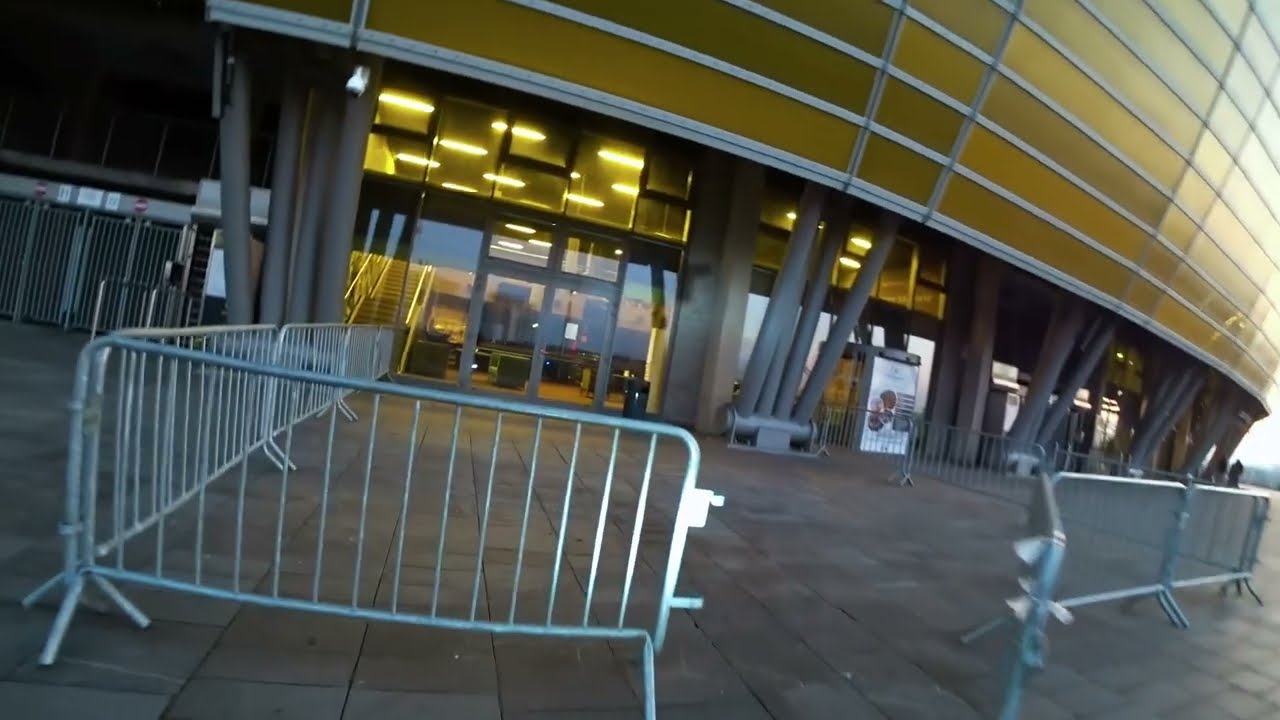 Polsat Plus Arena Gdańsk | Przejażdżka hulajnogą wokół stadionu