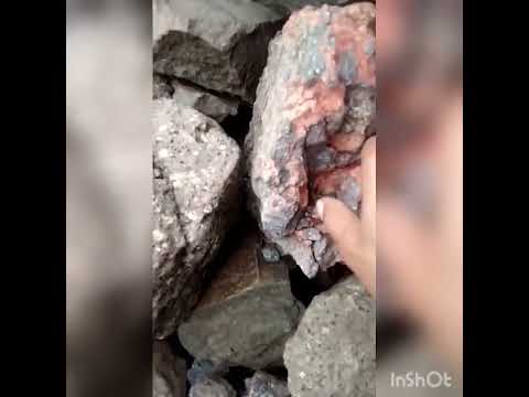 معرفه اشكال واماكن تواجد البلورات المعدنيه في الاحجار الحاضنه لها