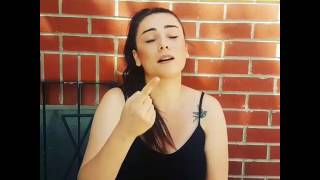 Demet Akalın Nazar İşaret Dili