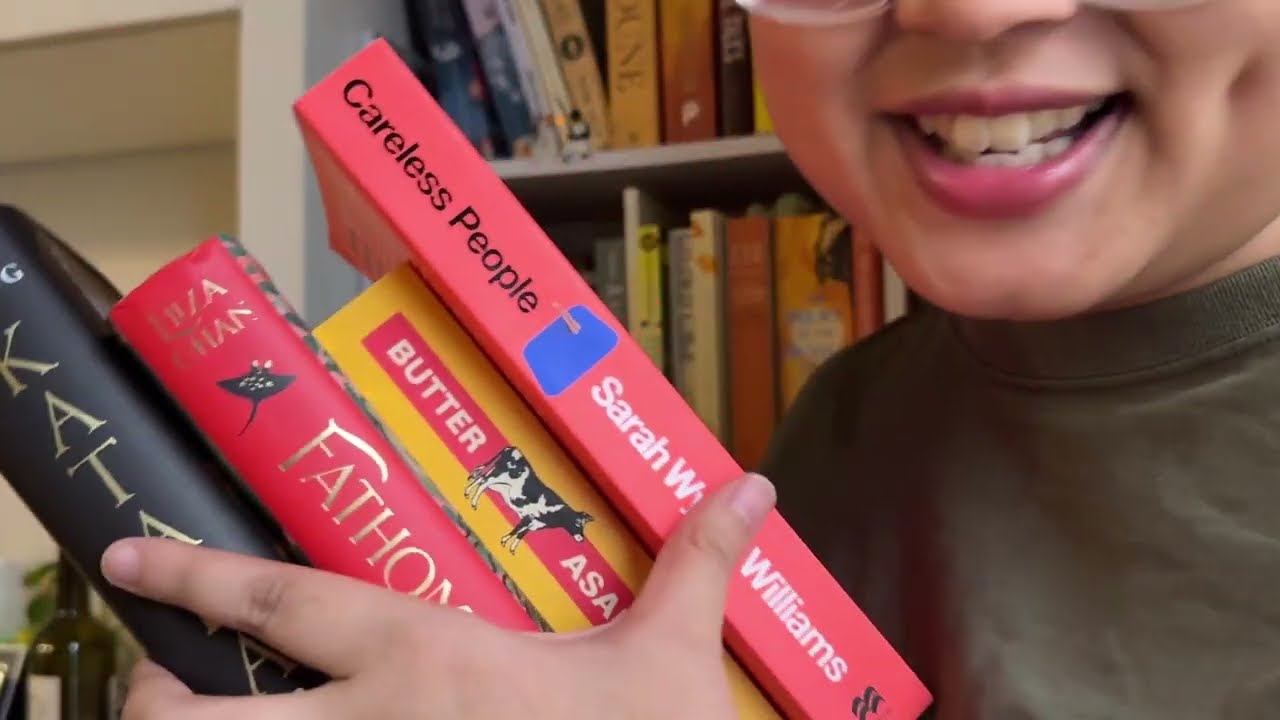 Bookstore ASMR *friendly retail worker roleplay* 