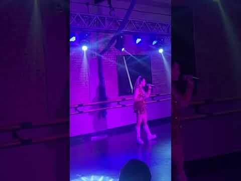 Me quedo contigo - cover Rosalía