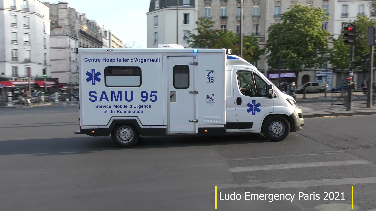Motards Police escortent Samu 93 95 91 ( UMPSA PRO Ambulance ) Smur ...