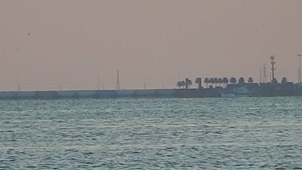 BNSF Crossing The Galveston Causeway ft. ANNOYING ICE CREAM TRUCKS