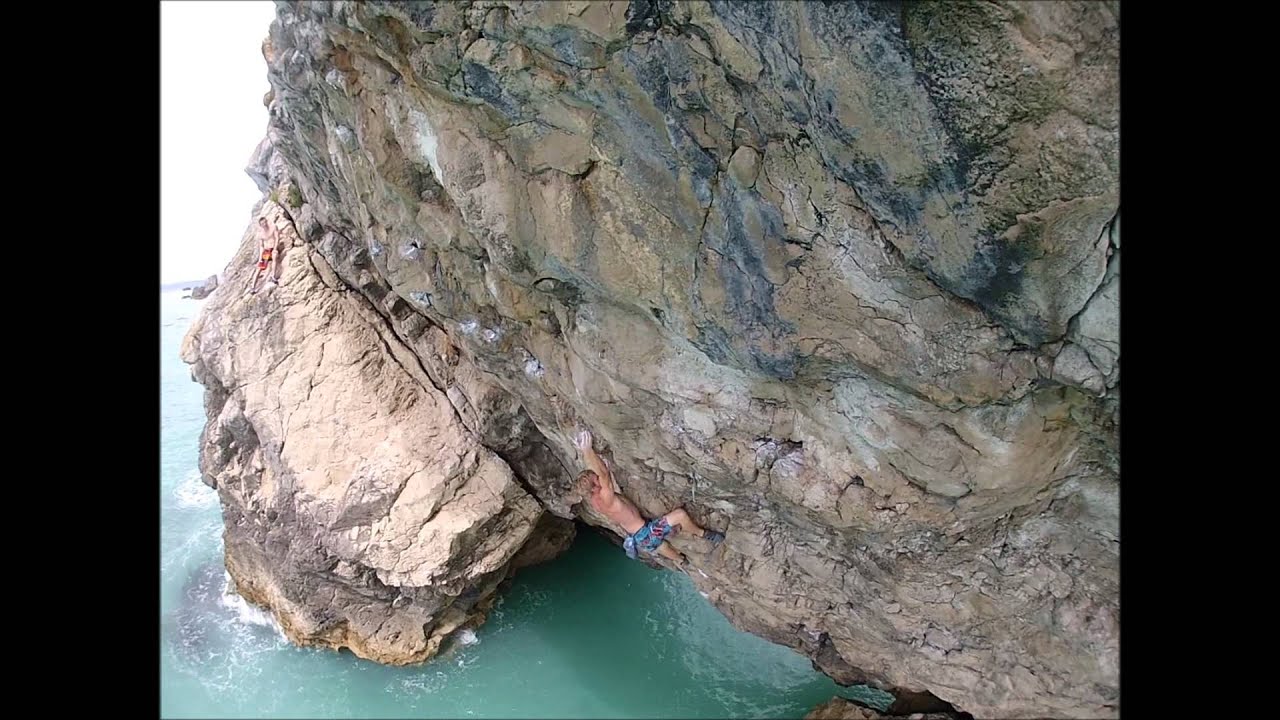 Deep Water Soloing at lulworth 2013
