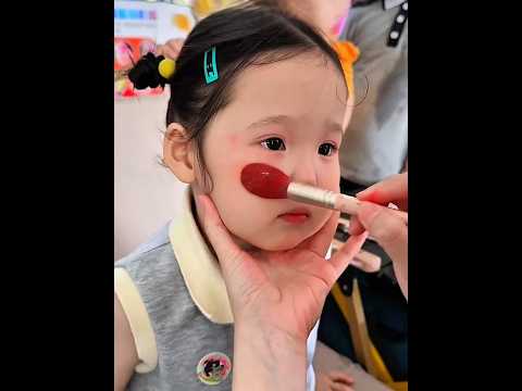 Mom Turned Her Little Girl Into the CUTEST Strawberry Ever! 🍓🥹❤️