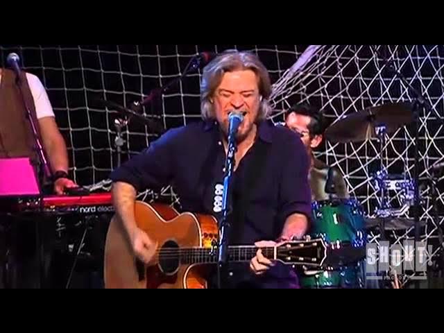 Hall and Oates - "Out of Touch" - Live at the Troubadour 2008