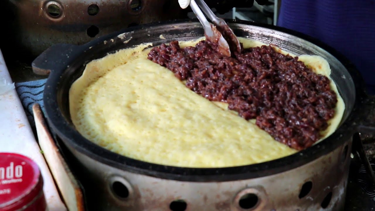 ⁣麥仔煎(高麗菜 花生 紅豆口味) -台灣街頭美食/ Traditional Crispy Crepe - Taiwanese Street Food