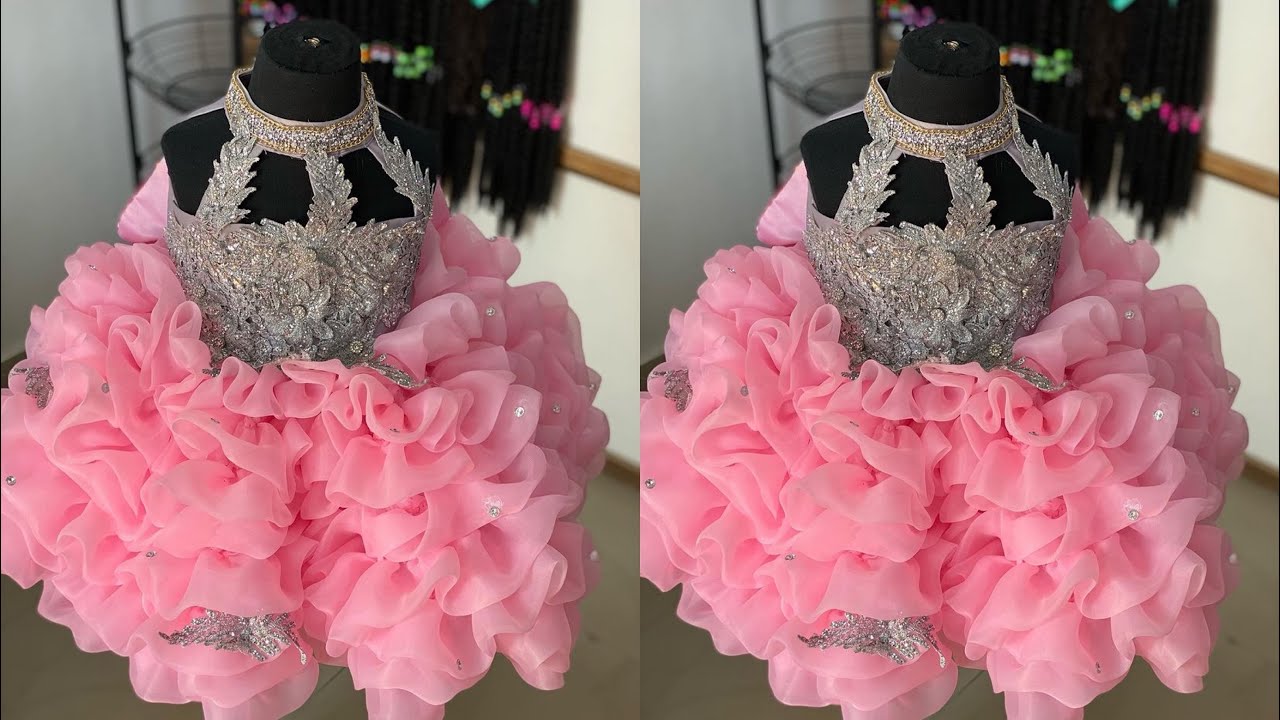 Как сшить модное платье-баллон для 2-летней девочки с халтером, используя канадский метод сборки....