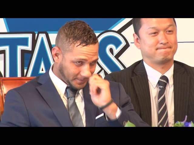 横浜DeNAのグリエルが入団会見「対戦したいのはマエダ」 - YouTube
