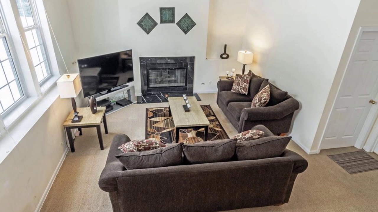 760 Gloster Court , Gurnee IL 60031 314,900 with 3 beds and 1,986