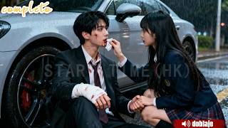 Download Lagu Cenicienta salvó a un hombre herido, resultó ser un CEO y se enamoró de ella a primera vista. MP3