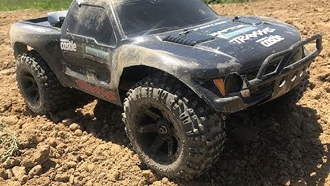 INSANE TRAXXAS SLASH 4X4 SHOOTING DIRT! SLOW MOTION MUSIC VIDEO!