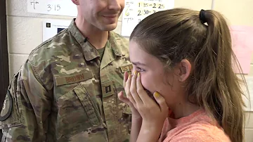 Army dad surprises kids