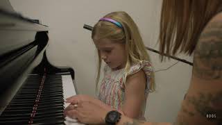 Roos Studios: Student Story- Kelly