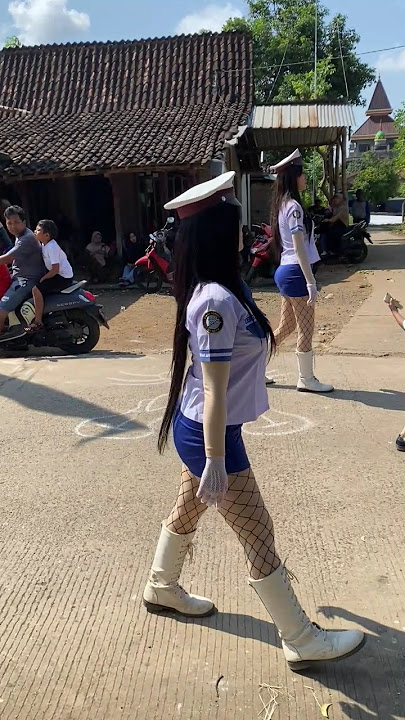 Penari Tongtek Karnaval Kajen #karnaval #joget #dj #dance #shorts #fyp #horeg #tongtek #patihoreg