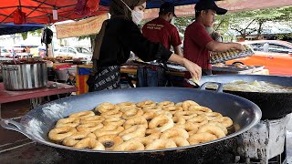 Приготовление Уличных Пончиков В Гигантском Горшке - Малайзийская Еда