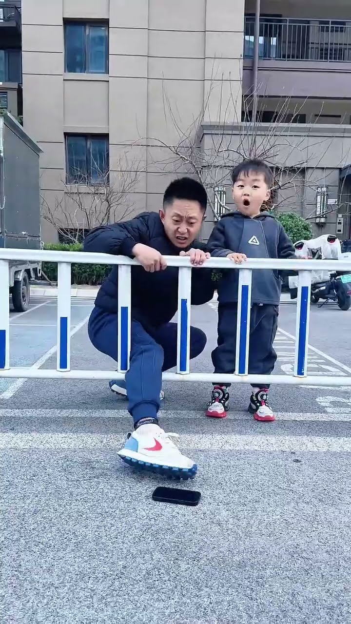 测试一下儿子的反应能力，没想到小家伙还挺聪明！#呆萌小米宝#萌娃#熊孩子