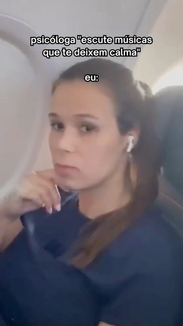 Ela revelou o que tava no fone dela ??