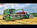 JOHN DEERE 9500 Combine Harvesting Wheat