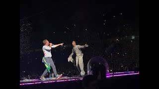 Coldplay - A Sky Full Of Stars (Brazilian Elephant on Stage With Chris Martin)