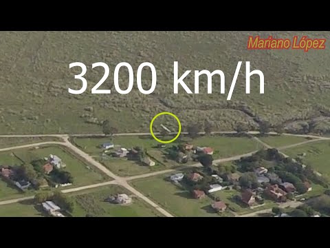 Видео: 4K - НЛО разгоняется до 3200 км / ч (объяснил, как рассчитать скорость)