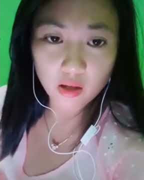 Cewe Cantik Baper Curhat