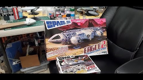 MPC Space 1999 Eagle 2 Laboratory Pod 1/48 Scale Model Kit and Boosters