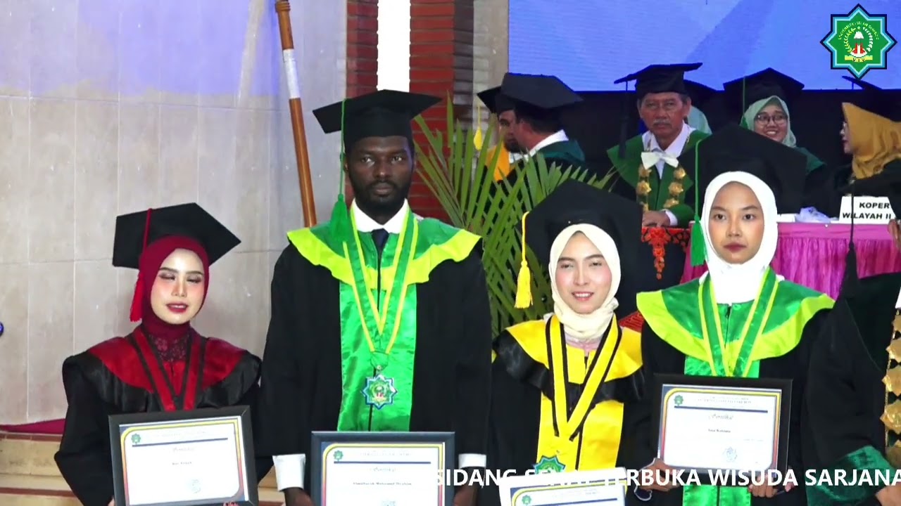 Wisuda Ke 30 Universitas Islam Cirebon (Prestasi Akademik & Non Akademik Mahasiswa UI Cirebon)