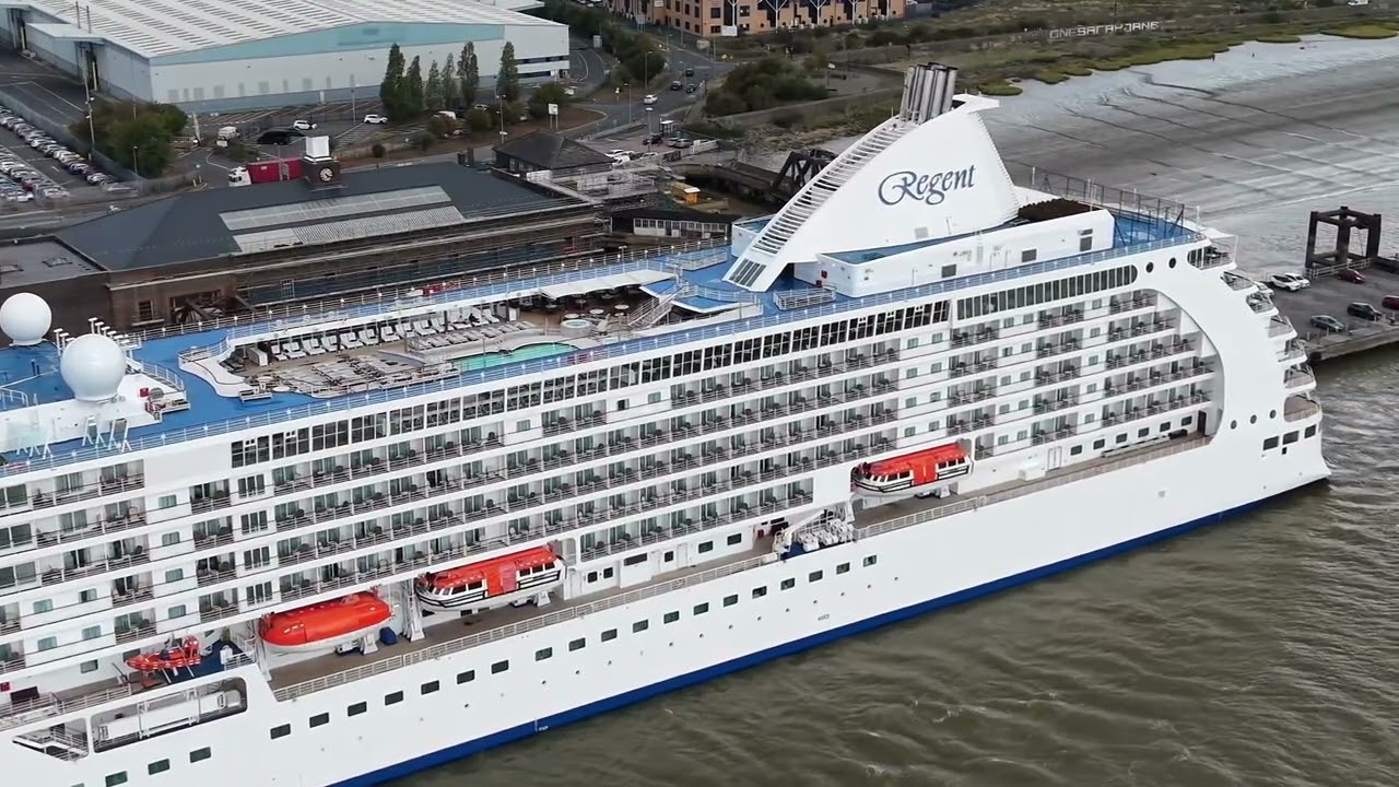 🇧🇸Regent Seven Seas Voyager at London-Tilbury🇬🇧, 17/09/2026, 12:55 BST