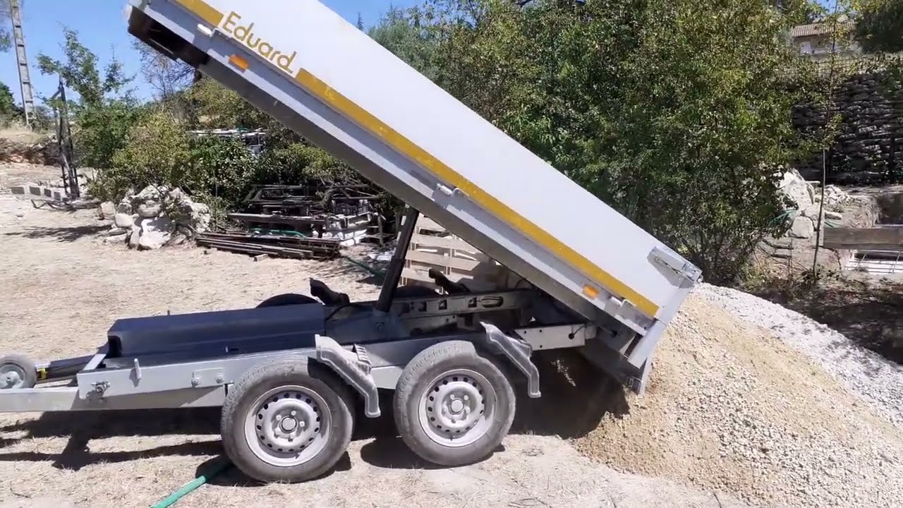 Remorque benne basculante double essieux 2000kg (EDUARD)