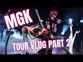 Capture de la vidéo Machine Gun Kelly Tour Vlog Part 2 (Behind The Scenes) || Sophie Lloyd