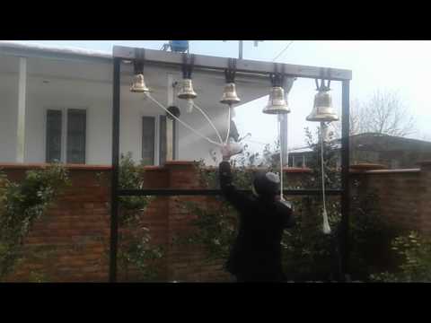 სადღესასწაულო ზარების რეკვა წმინდა ნეტარ დედა მატრონას ტაძარში .... ასრულებს ნიკოლოზ კეკელია.