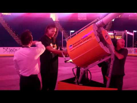 Elizabeth Cambage uses a t-shirt cannon for the first time