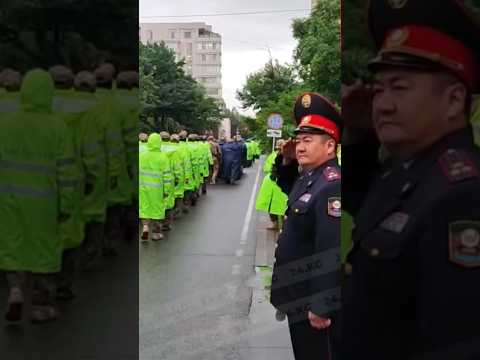 У здания ГУВД