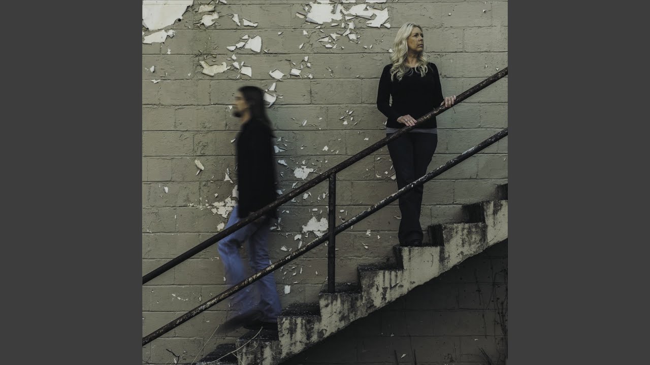 YouTubeでWhite Doveを視聴