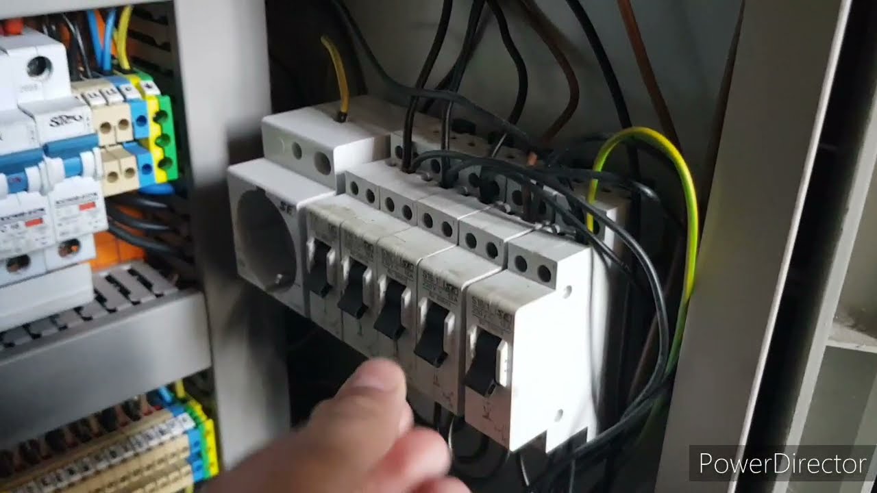 Dekanatsstadtpfarrkirche Stockerau - (A-Nö) Einzel+ Vollgeläute (Schalttafel am Turm)