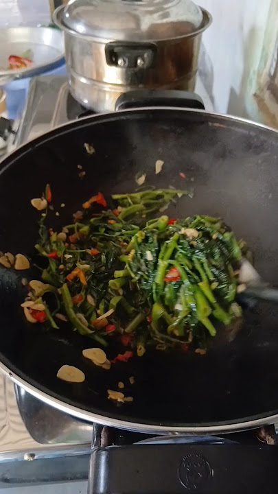 refreshing stir-fried water spinach