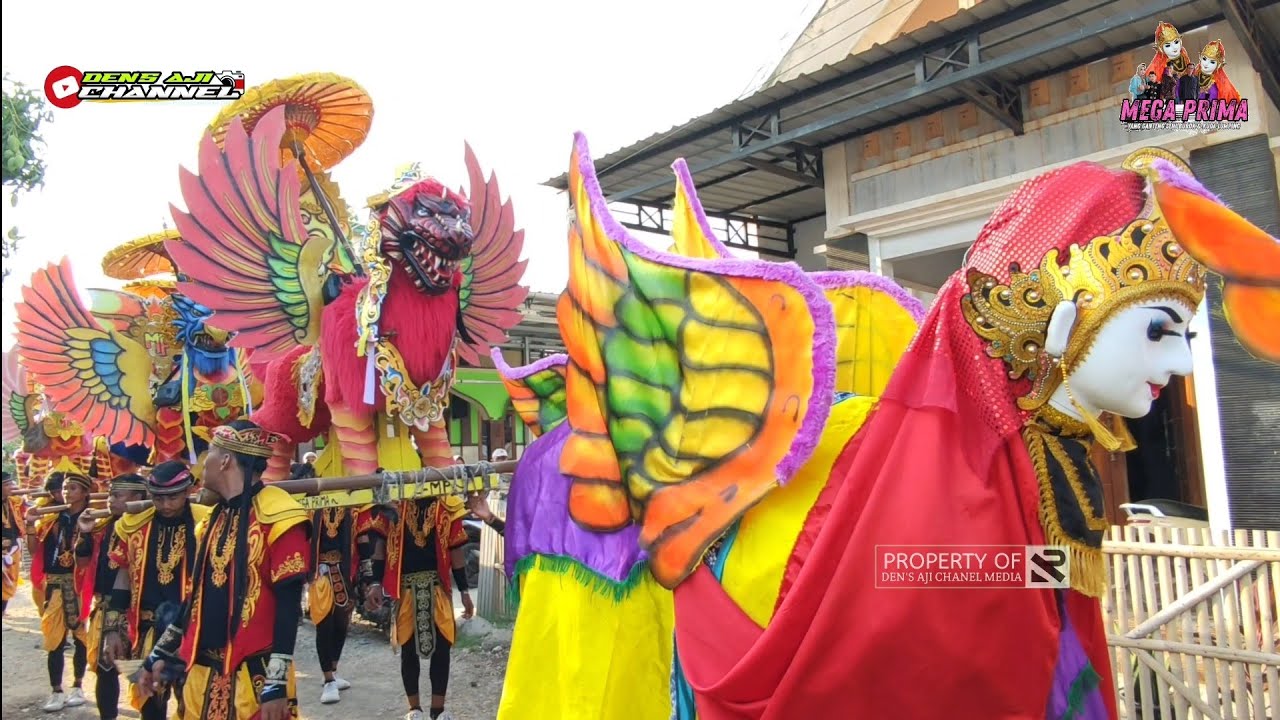 Qiz dostim jinsiy aloqaga borishni xohlaydi Ikki lezbiyen: katta va kichik, dam olish, bir-birining oyoqlarini yalash va boshqalar