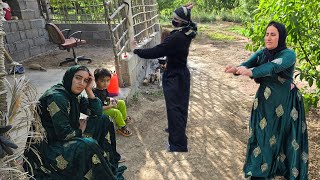 Download Lagu Collecting acorns for living expenses MP3