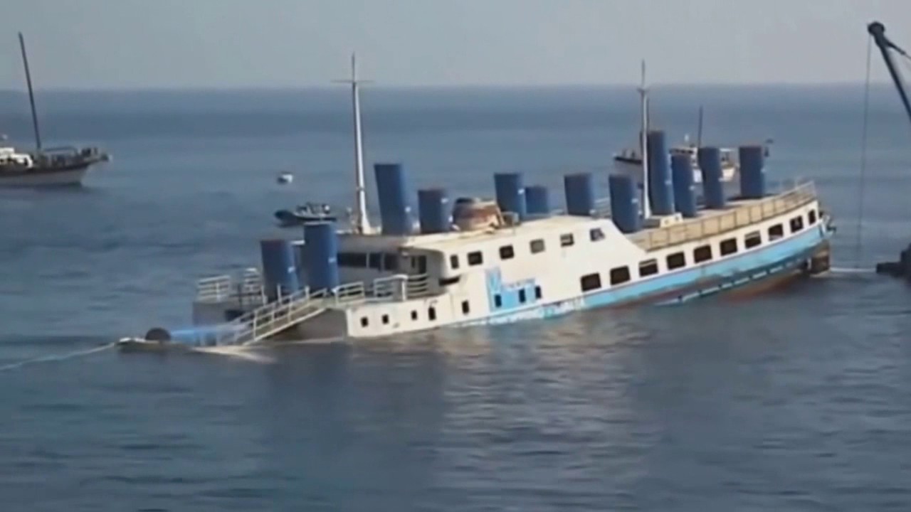 КОРАБЛИ ТОНУТ В МОРЕ - YouTube